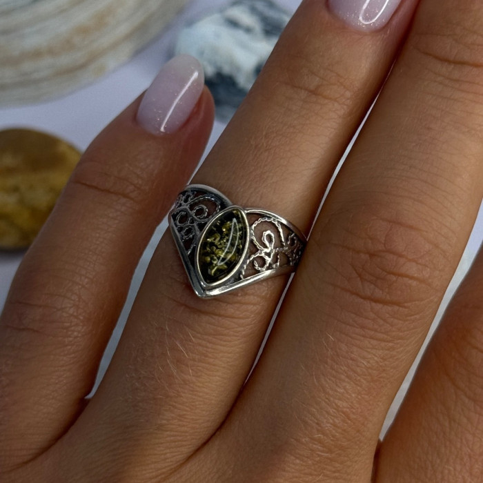Vintage Classy Design 925 Sterling Silver Amber Ring Size 6
