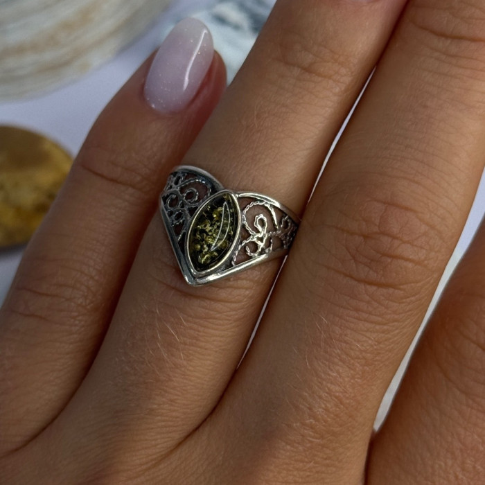 Vintage Classy Design 925 Sterling Silver Amber Ring Size 6