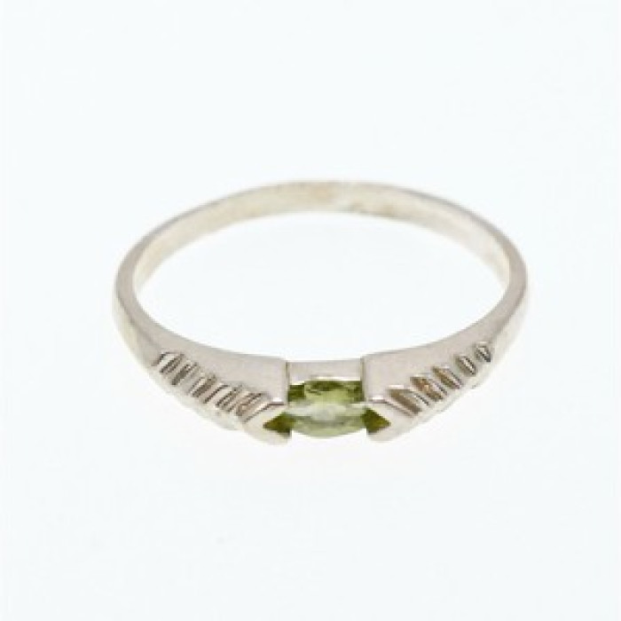 925 Sterling Silver Peridot Ring Size 10.25