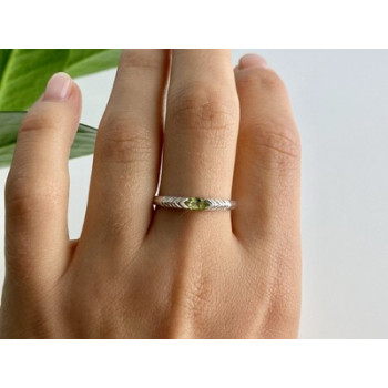 925 Sterling Silver Peridot Ring Size 10.25
