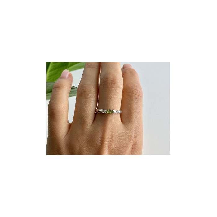 925 Sterling Silver Peridot Ring Size 10.25