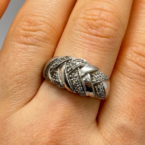 925 Sterling Silver Diamonds Ring Size 8