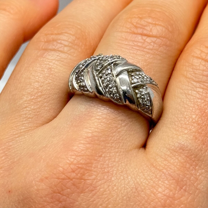 925 Sterling Silver Diamonds Ring Size 8