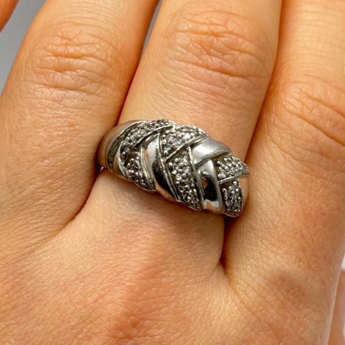 925 Sterling Silver Diamonds Ring Size 8