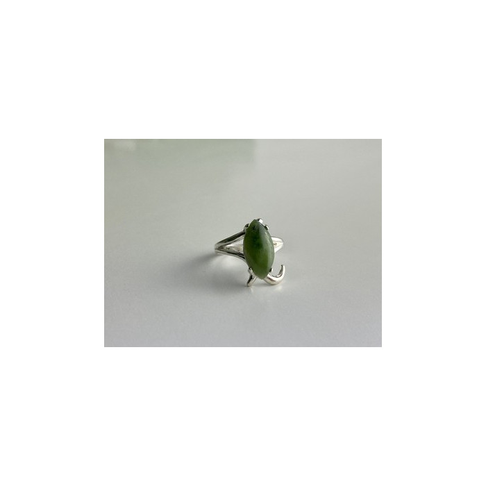 925 Sterling Silver Green Nephrite Ring Size 6.5