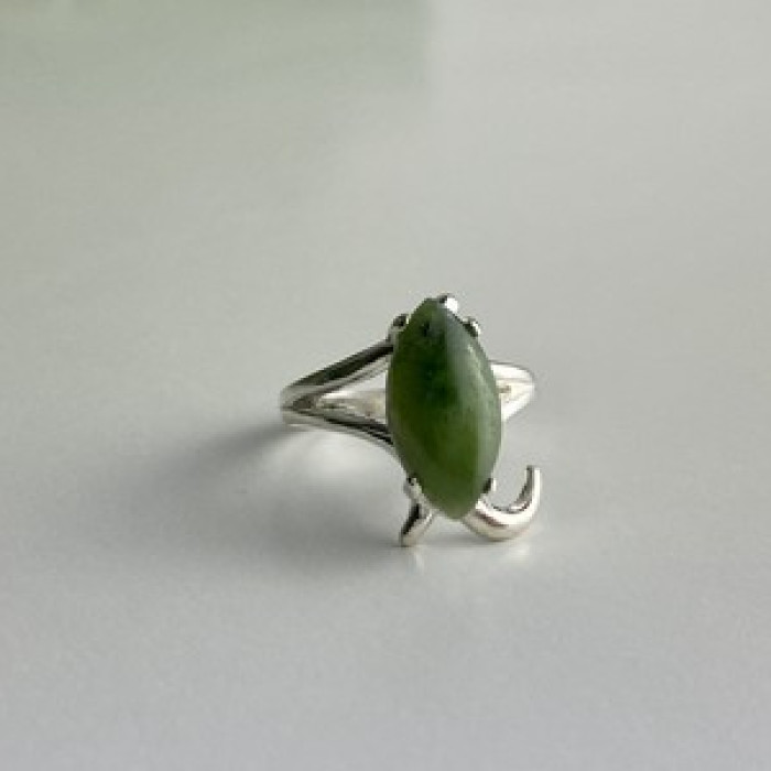 925 Sterling Silver Green Nephrite Ring Size 6.5