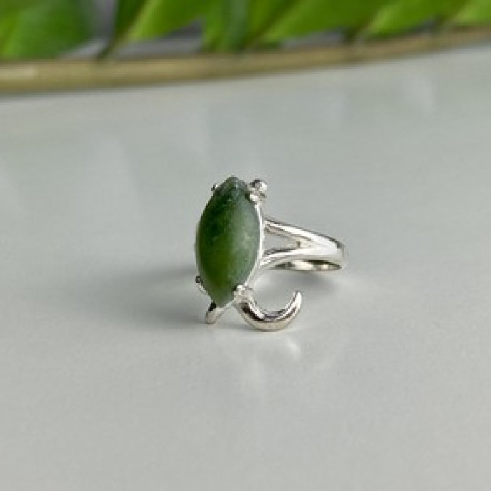 925 Sterling Silver Green Nephrite Ring Size 6.5
