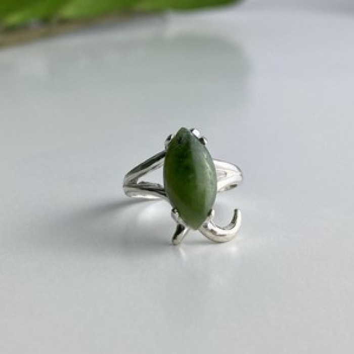 925 Sterling Silver Green Nephrite Ring Size 6.5
