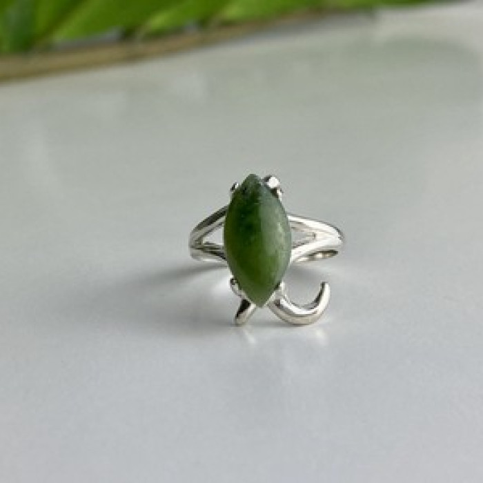 925 Sterling Silver Green Nephrite Ring Size 6.5