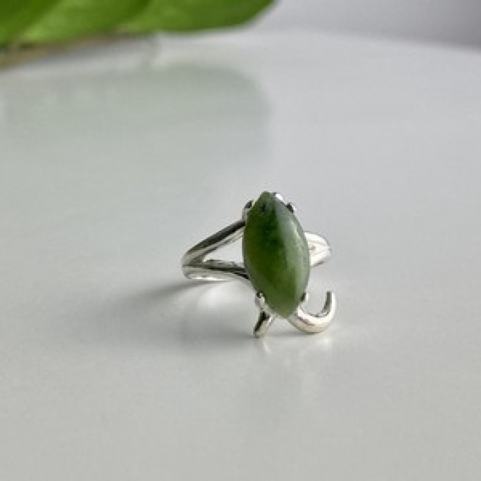 925 Sterling Silver Green Nephrite Ring Size 6.5