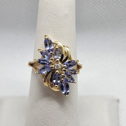 14K Yellow Gold Tanzanite & Diamond Flower Ring Size 5.5