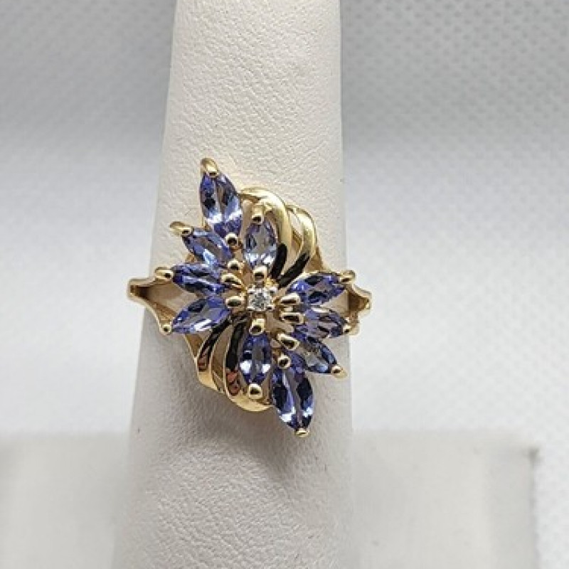 14K Yellow Gold Tanzanite & Diamond Flower Ring Size 5.5
