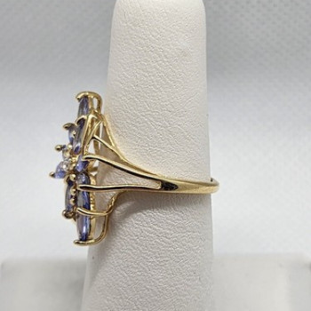 14K Yellow Gold Tanzanite & Diamond Flower Ring Size 5.5