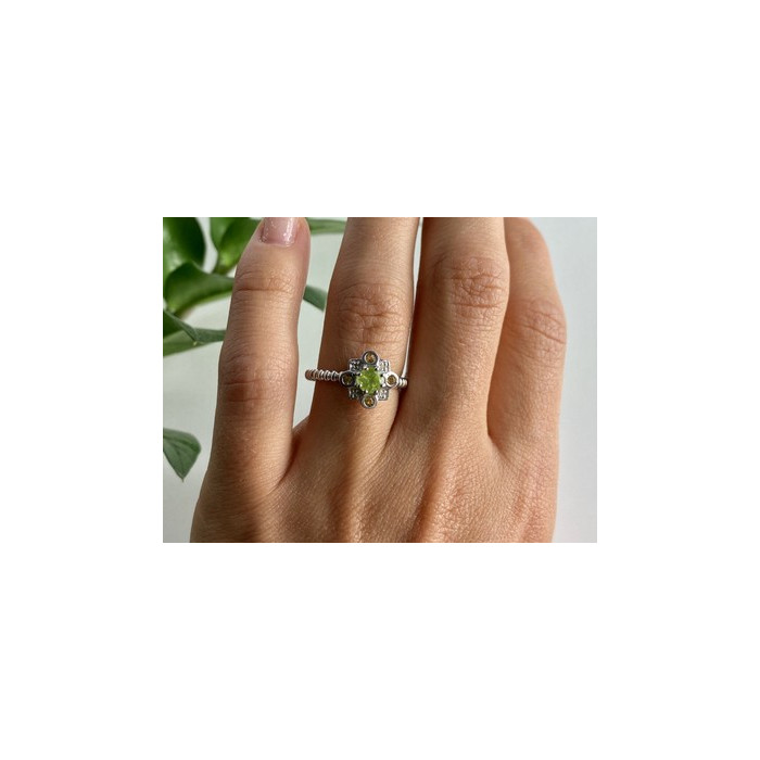 925 Sterling Silver Peridot, Citrine & White Sapphire Ring Size 7