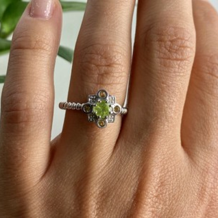 925 Sterling Silver Peridot, Citrine & White Sapphire Ring Size 7