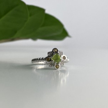 925 Sterling Silver Peridot, Citrine & White Sapphire Ring Size 7