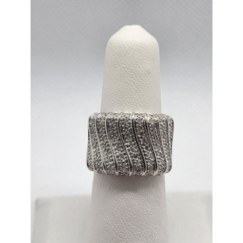 14K WHITE GOLD & DIAMOND RING  SIZE 5.5