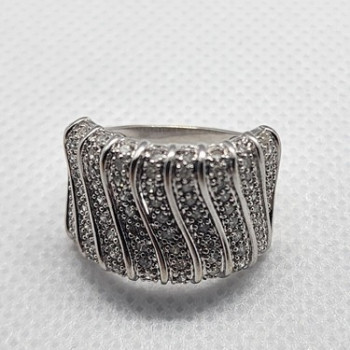 14K White Gold & Diamond Ring Size 5.5