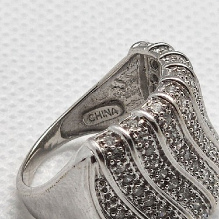 14K White Gold & Diamond Ring Size 5.5
