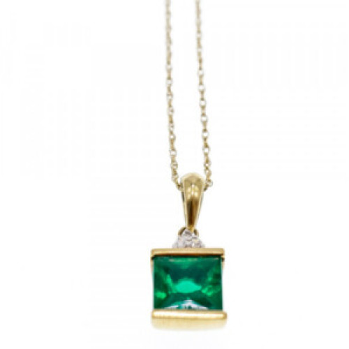 10K Yellow Gold Emerald & Diamonds Chain With Pendant