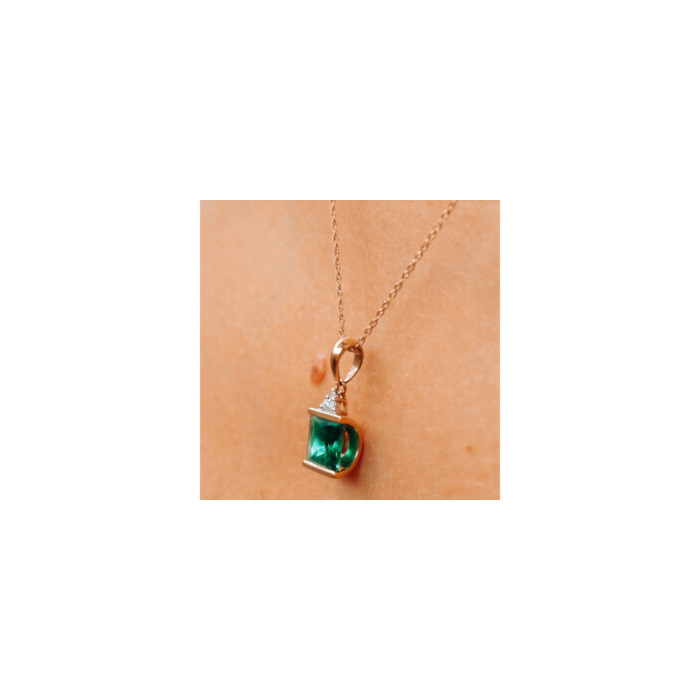 10K YELLOW GOLD EMERALD & DIAMONDS CHAIN WITH PENDANT
