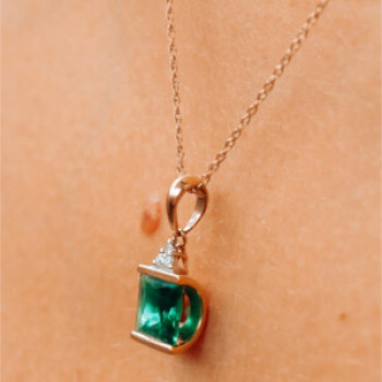 10K Yellow Gold Emerald & Diamonds Chain With Pendant