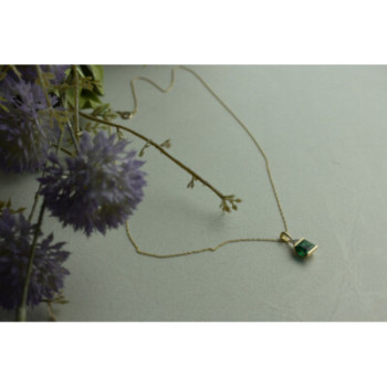10K YELLOW GOLD EMERALD & DIAMONDS CHAIN WITH PENDANT
