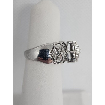 14K WHITE GOLD & DIAMONDS .5ct RING  SIZE 4