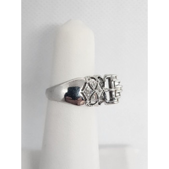 14K WHITE GOLD & DIAMONDS .5ct RING  SIZE 4