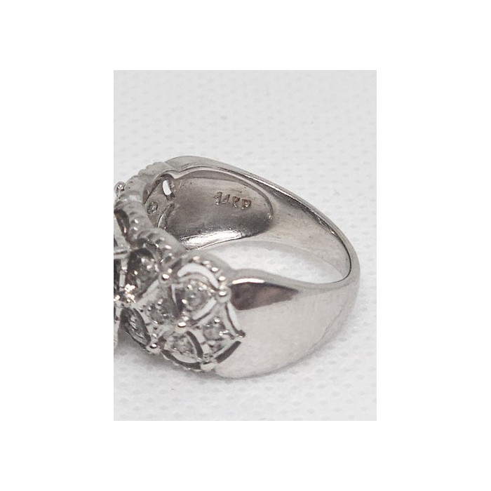 14K WHITE GOLD & DIAMONDS .5ct RING  SIZE 4