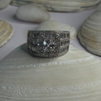 Shiny 925 Sterling Silver Cz Ring Size 11