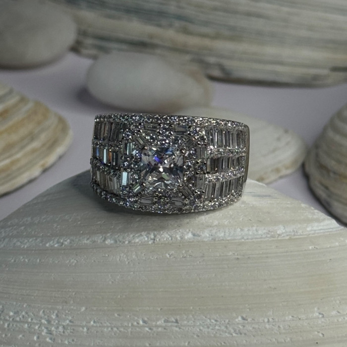 Shiny 925 Sterling Silver Cz Ring Size 11