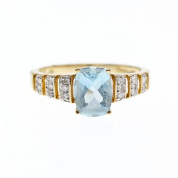 10K Yellow Gold Aquamarine & Diamonds Ring Size 7