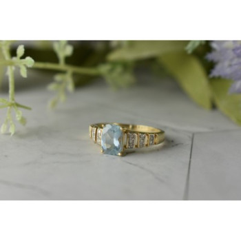 10K YELLOW GOLD AQUAMARINE & DIAMONDS RING SIZE 7