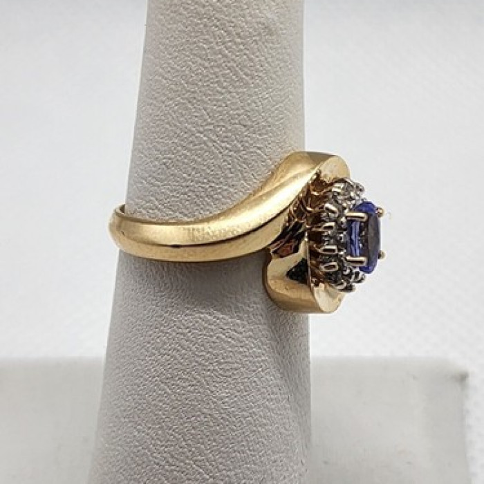14K Yellow Gold Tanzanite & Diamonds Ring Size 5