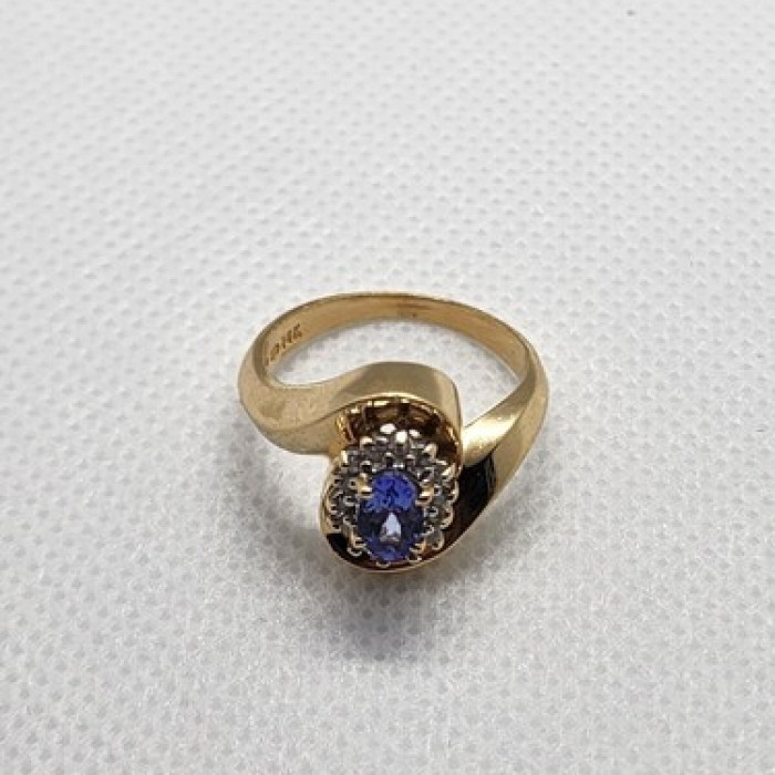 14K Yellow Gold Tanzanite & Diamonds Ring Size 5