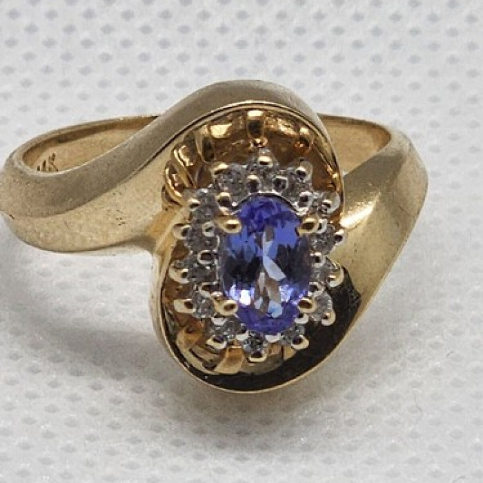 14K Yellow Gold Tanzanite & Diamonds Ring Size 5
