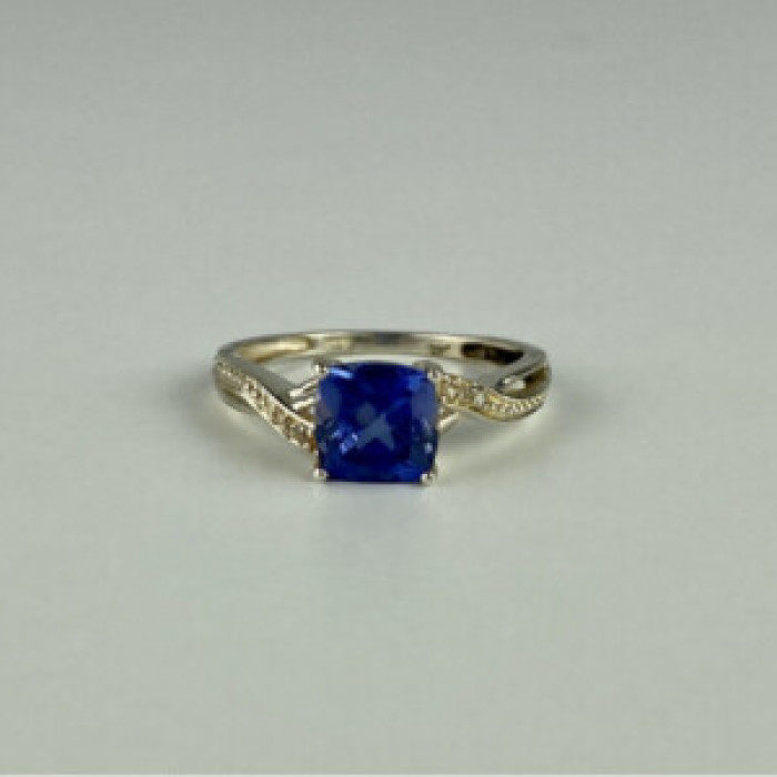 925 Sterling Silver Iolite & CZ Ring Size 6.75