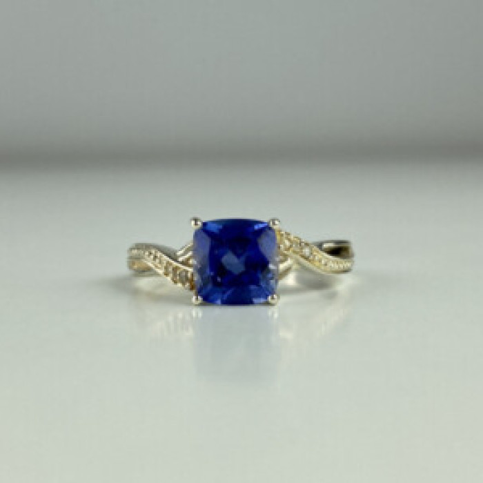 925 Sterling Silver Iolite & CZ Ring Size 6.75