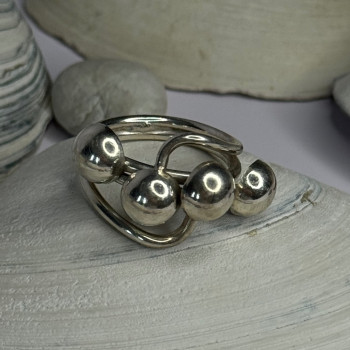 Unique Design 925 Sterling Silver Ring Size 8
