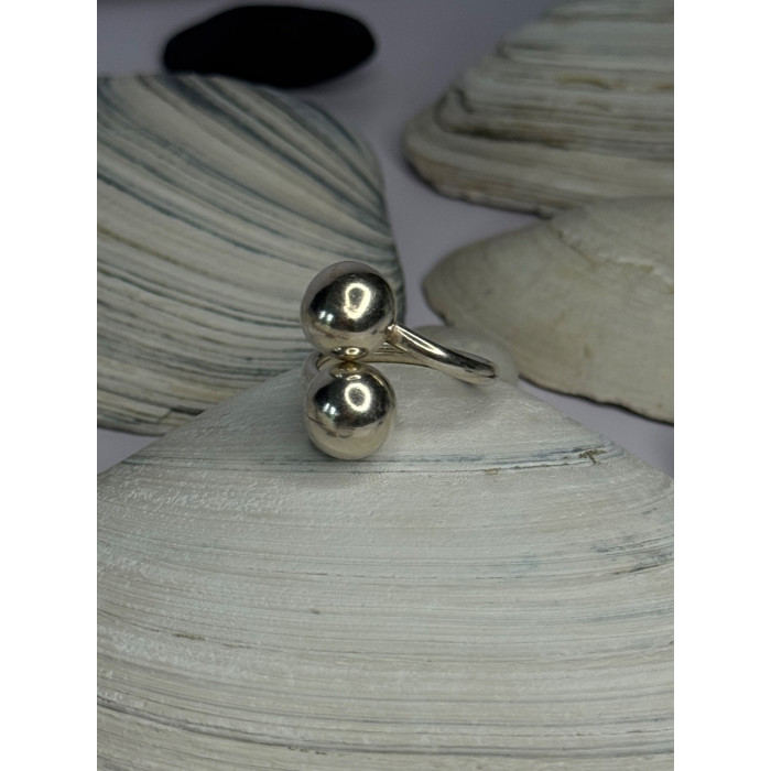 Unique Design 925 Sterling Silver Ring Size 6