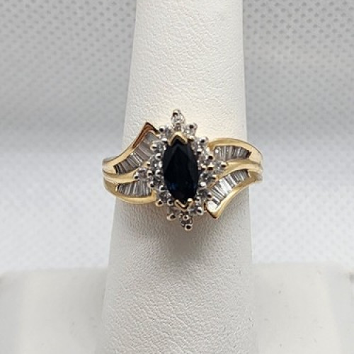 14K Yellow Gold Sapphire & Diamonds Ring Size 5.5
