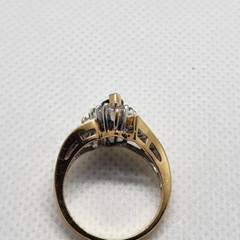 14K Yellow Gold Sapphire & Diamonds Ring Size 5.5