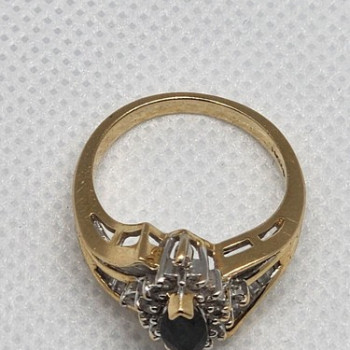 14K Yellow Gold Sapphire & Diamonds Ring Size 5.5