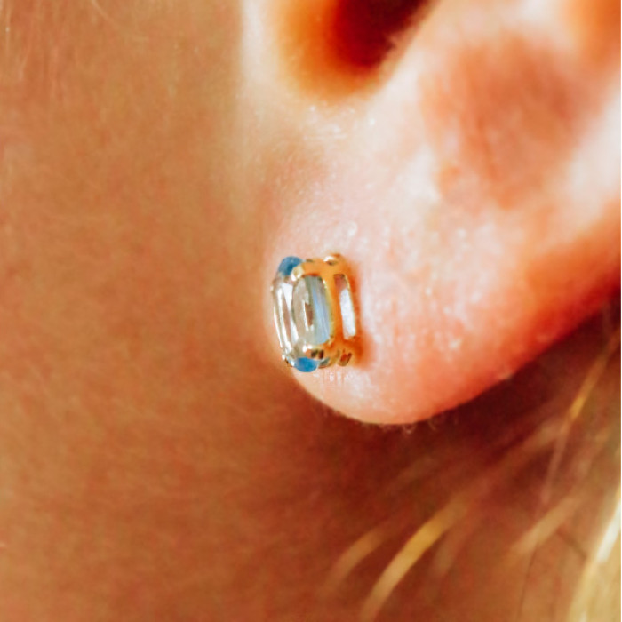 14K YELLOW GOLD TOPAZ STUD EARRINGS