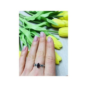 Avon 925 Sterling Silver Almandine Ring Size 8