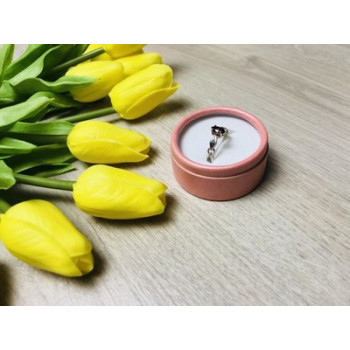 Avon 925 Sterling Silver Almandine Ring Size 8