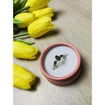 Avon 925 Sterling Silver Almandine Ring Size 8