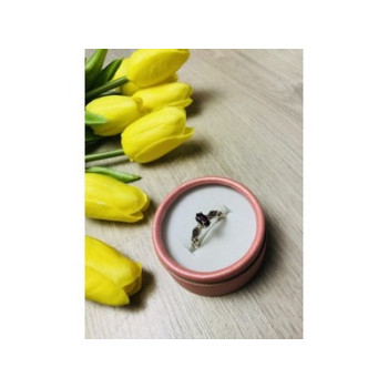 Avon 925 Sterling Silver Almandine Ring Size 8