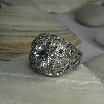 Shiny 925 Sterling Silver Cz Ring Size 9